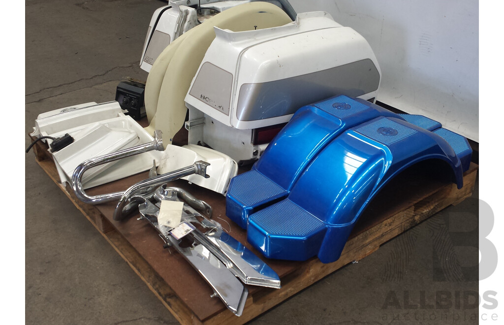 1996 Honda Goldwing GL1500 Saddle Bags, Fairing and Electrical Components