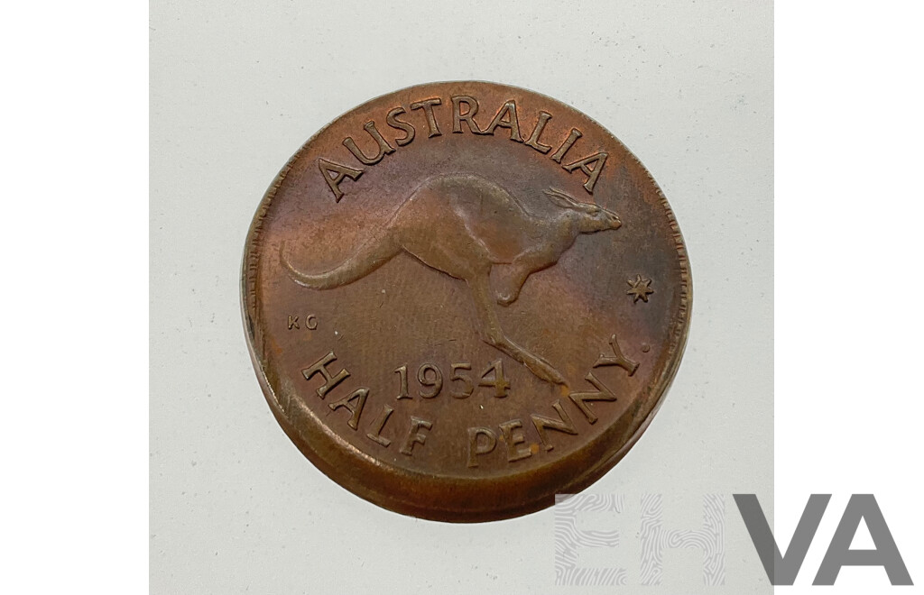 Australian 1954 Half Penny, Mis-Strike
