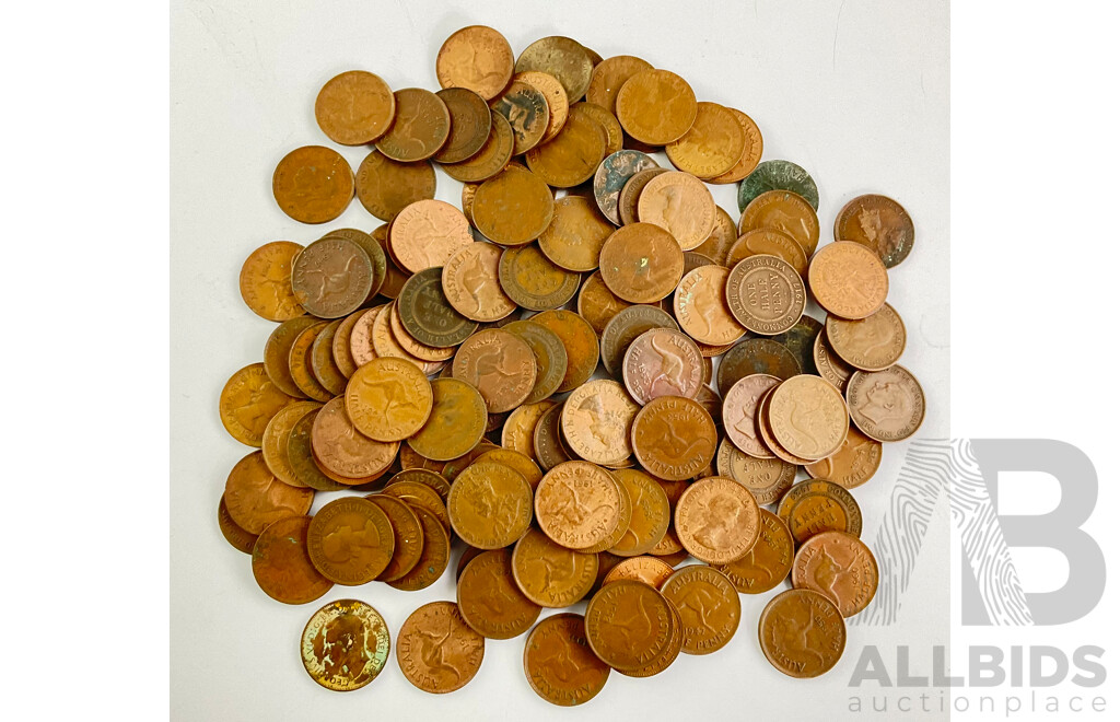 Australian KGV, KGVI and QE2 Half Pennies Examples From Every Decade 1914-1964 Approximately 137 Coins - 770 Grams