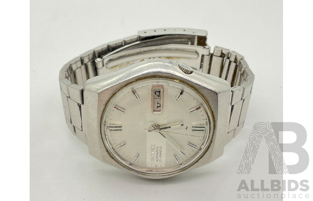 Men's Vintage Seiko Stainless Steel Automatic Seventeen Jewels Wrist Watch 7009-8060