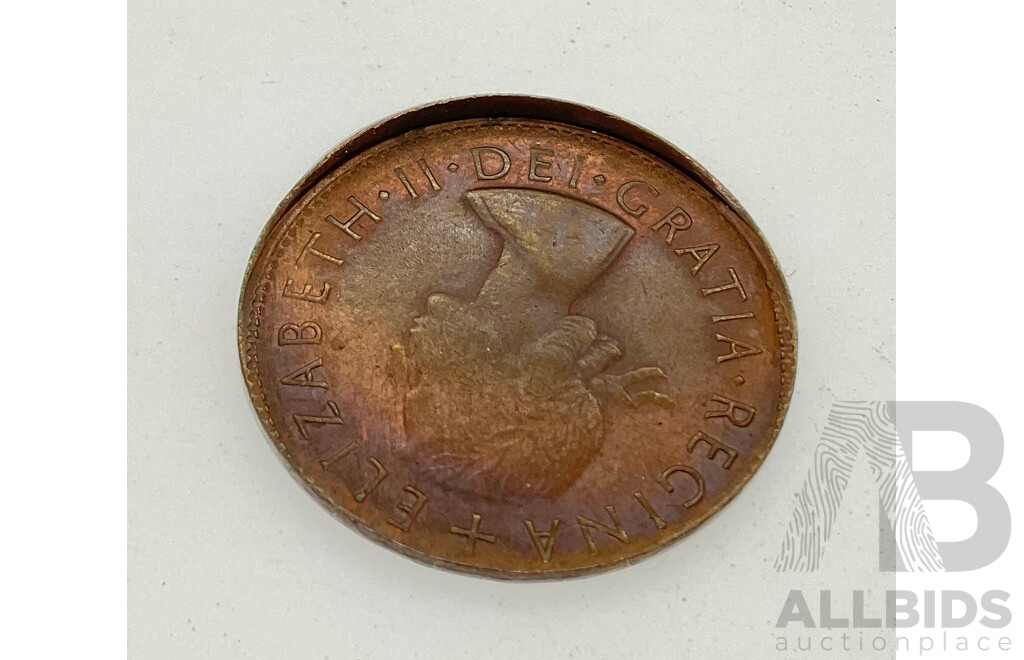 Australian 1954 Half Penny, Mis-Strike