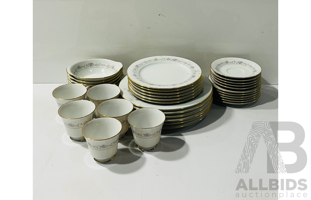 Noritake Porcelain 35 Piece Partial Dinner Service in Lilac Time Pattern