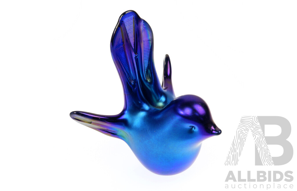 Hand Blown Studio Art Glass Titanium Blue Iridescent Bird Figure by Alan Fox ( Retired 2012) Boranup Gallery, WA, Signed to Base