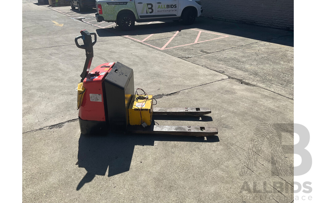 2009 Nichiyu PLD15-700-A11Z Walk Behind Forklift