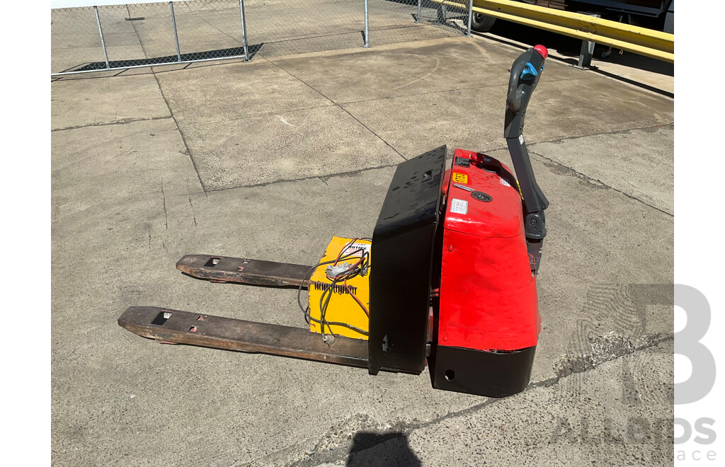 2009 Nichiyu PLD15-700-A11Z Walk Behind Forklift