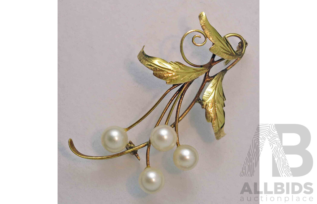 Akoya Cultured Pearl Brooch - 14ct Gold
