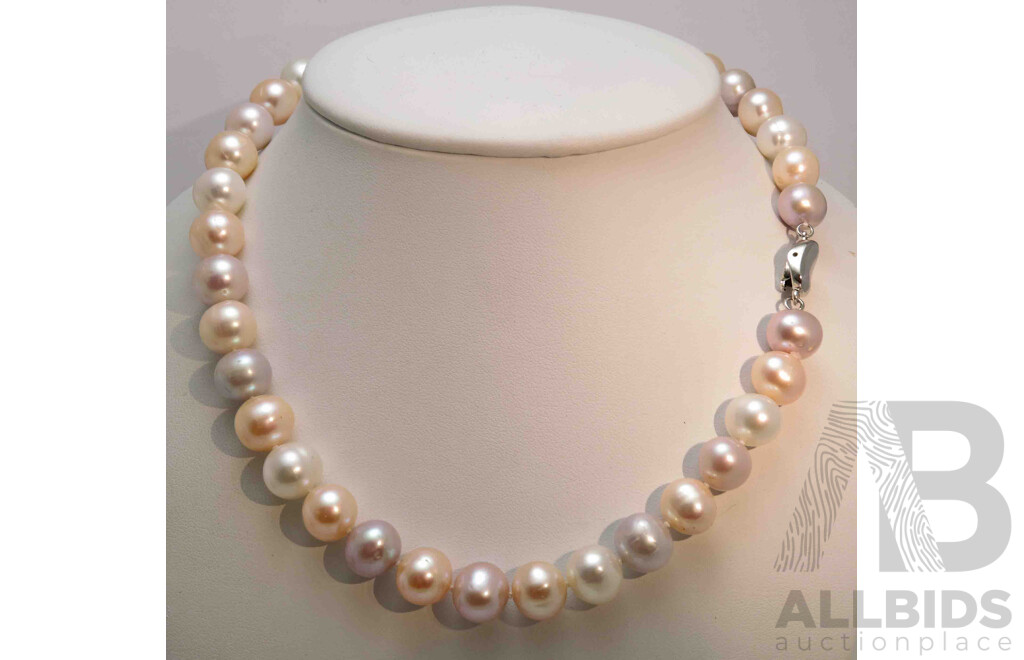 Lovely Cultured Pearl Necklace
