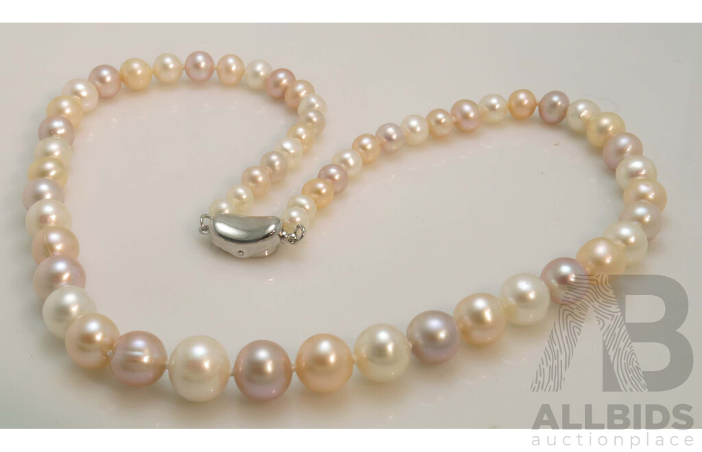 Nice Graduated Pearl Necklace