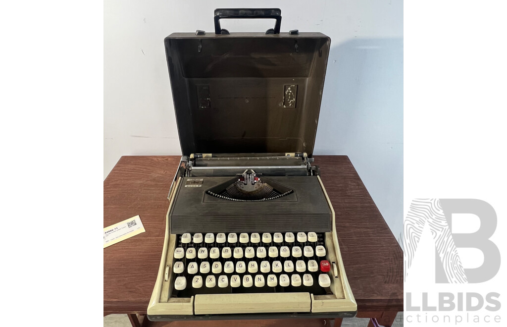 Vintage Cased Lamair Typewriter