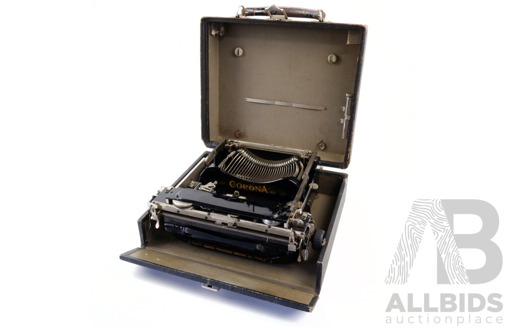 Wonderful Corona Number Three American Made Portable Typwriter