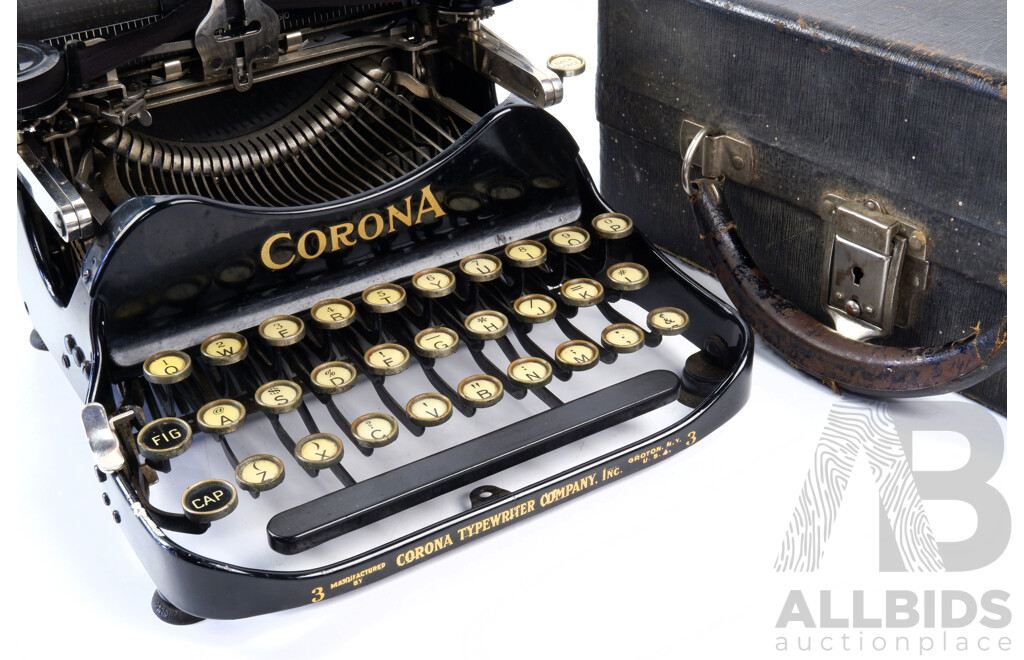 Wonderful Corona Number Three American Made Portable Typwriter