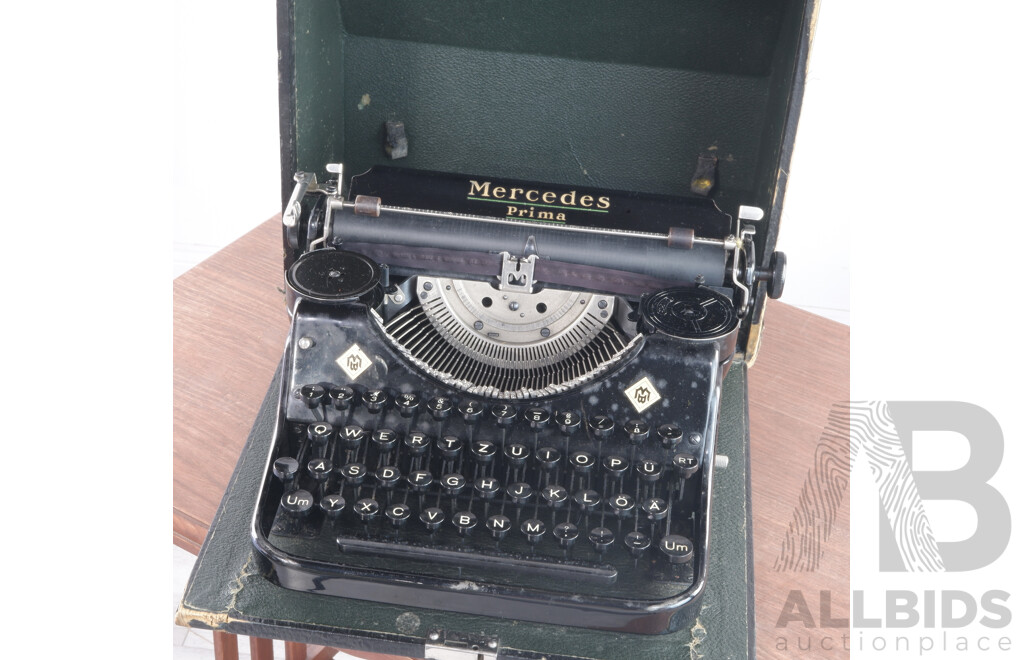 Vintage Mercedes Prima Typewriter