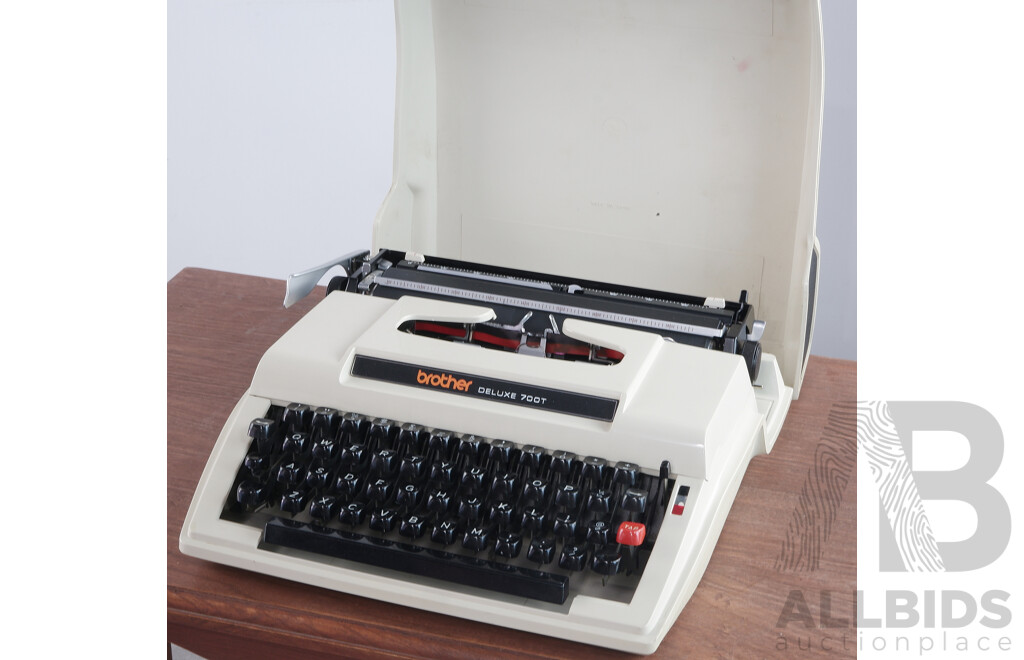 Vintage Brother Delux 700T Typewriter