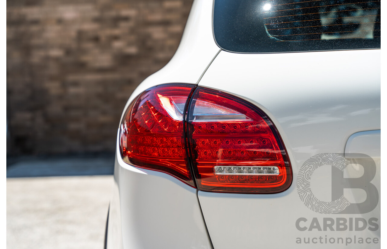 3/2011 Porsche Cayenne Turbo Series 2 (4x4) 4d Wagon White Twin Turbo V8 4.8L