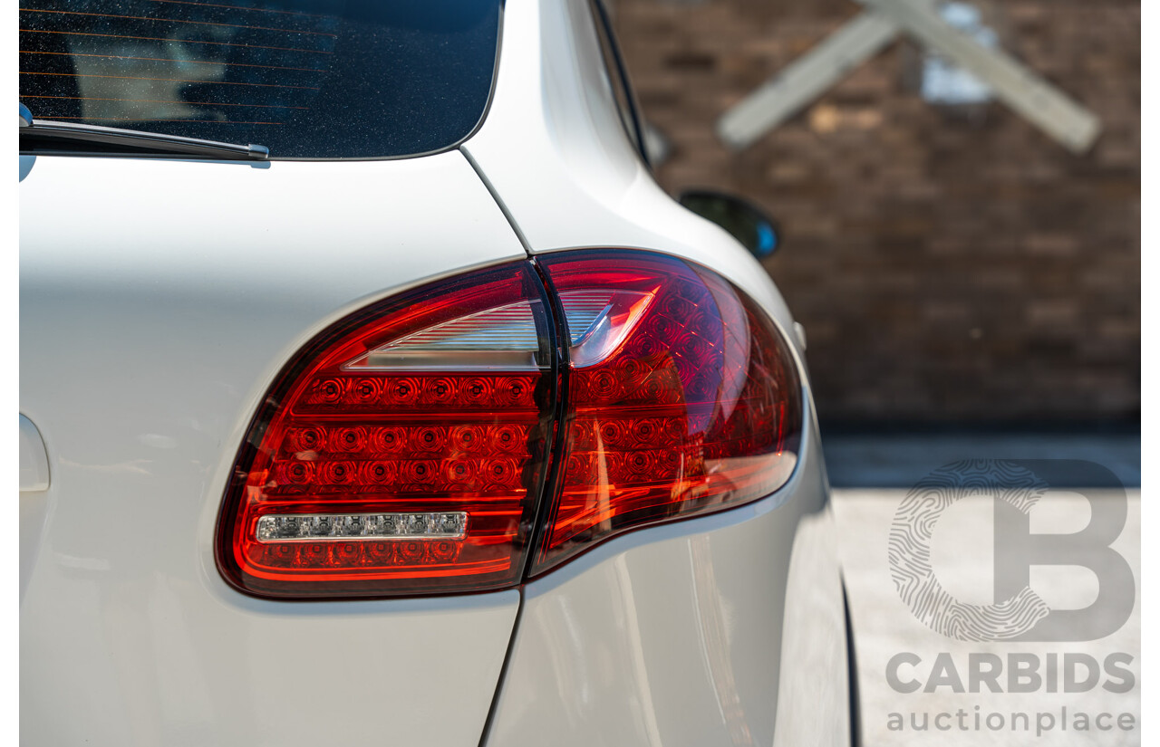 3/2011 Porsche Cayenne Turbo Series 2 (4x4) 4d Wagon White Twin Turbo V8 4.8L