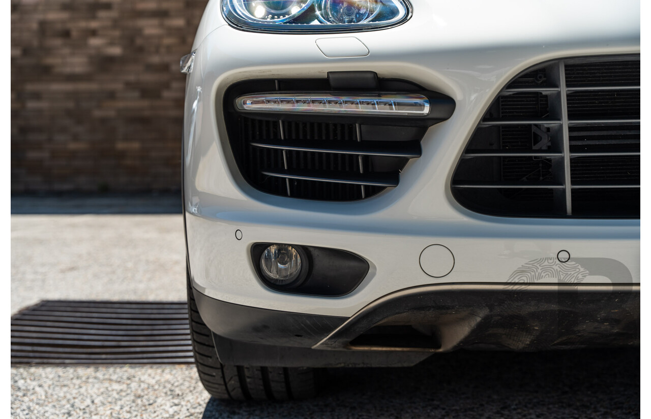 3/2011 Porsche Cayenne Turbo Series 2 (4x4) 4d Wagon White Twin Turbo V8 4.8L