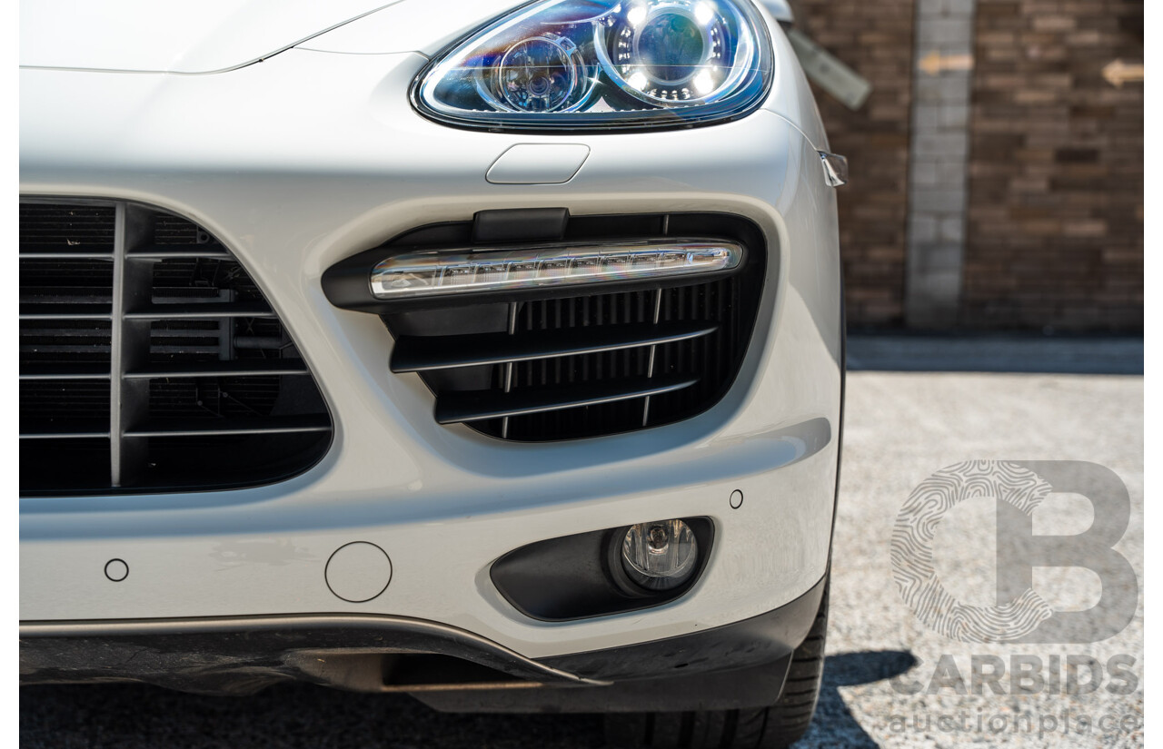 3/2011 Porsche Cayenne Turbo Series 2 (4x4) 4d Wagon White Twin Turbo V8 4.8L