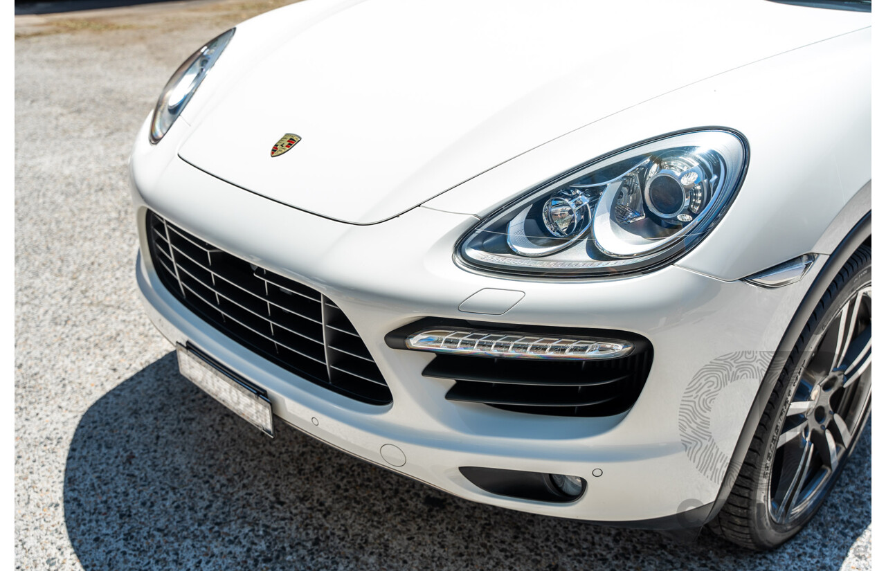 3/2011 Porsche Cayenne Turbo Series 2 (4x4) 4d Wagon White Twin Turbo V8 4.8L