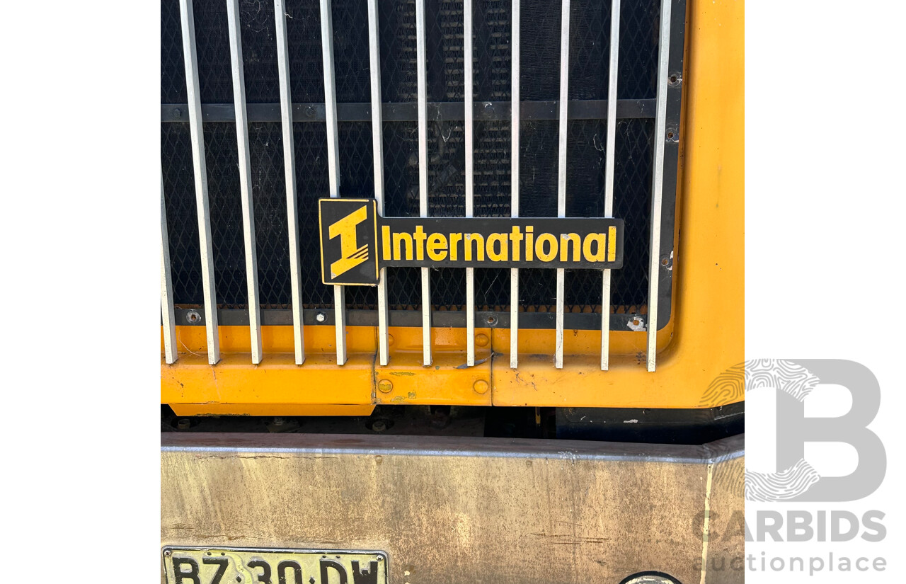 1996 International S Line 2600 400HP 13,000 L Water Tanker