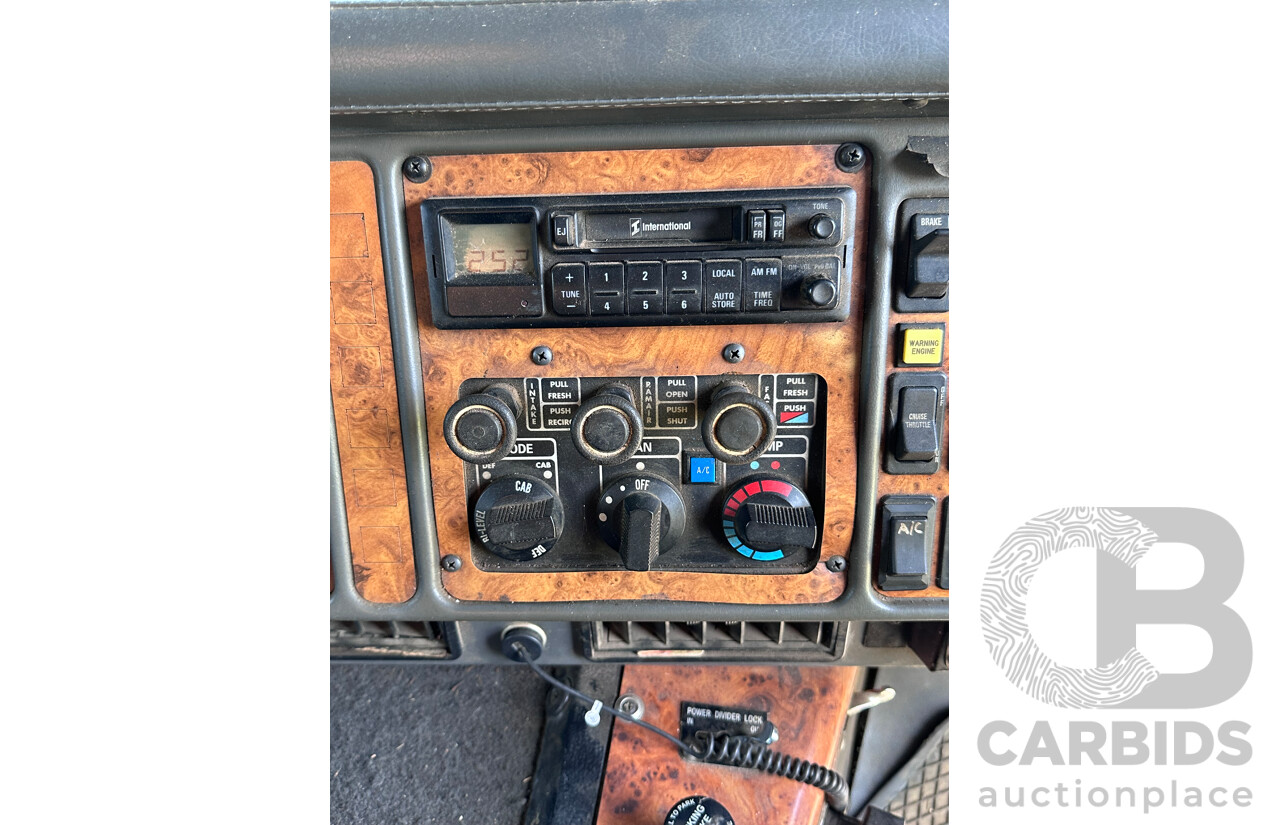 1996 International S Line 2600 400HP 13,000 L Water Tanker