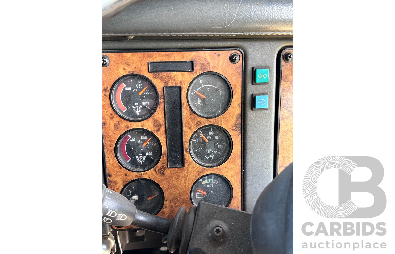 1996 International S Line 2600 400HP 13,000 L Water Tanker