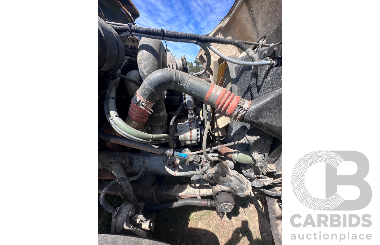 1996 International S Line 2600 400HP 13,000 L Water Tanker