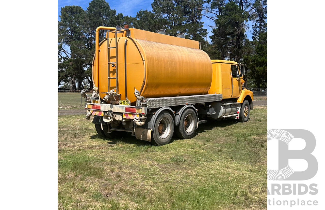 1996 International S Line 2600 400HP 13,000 L Water Tanker