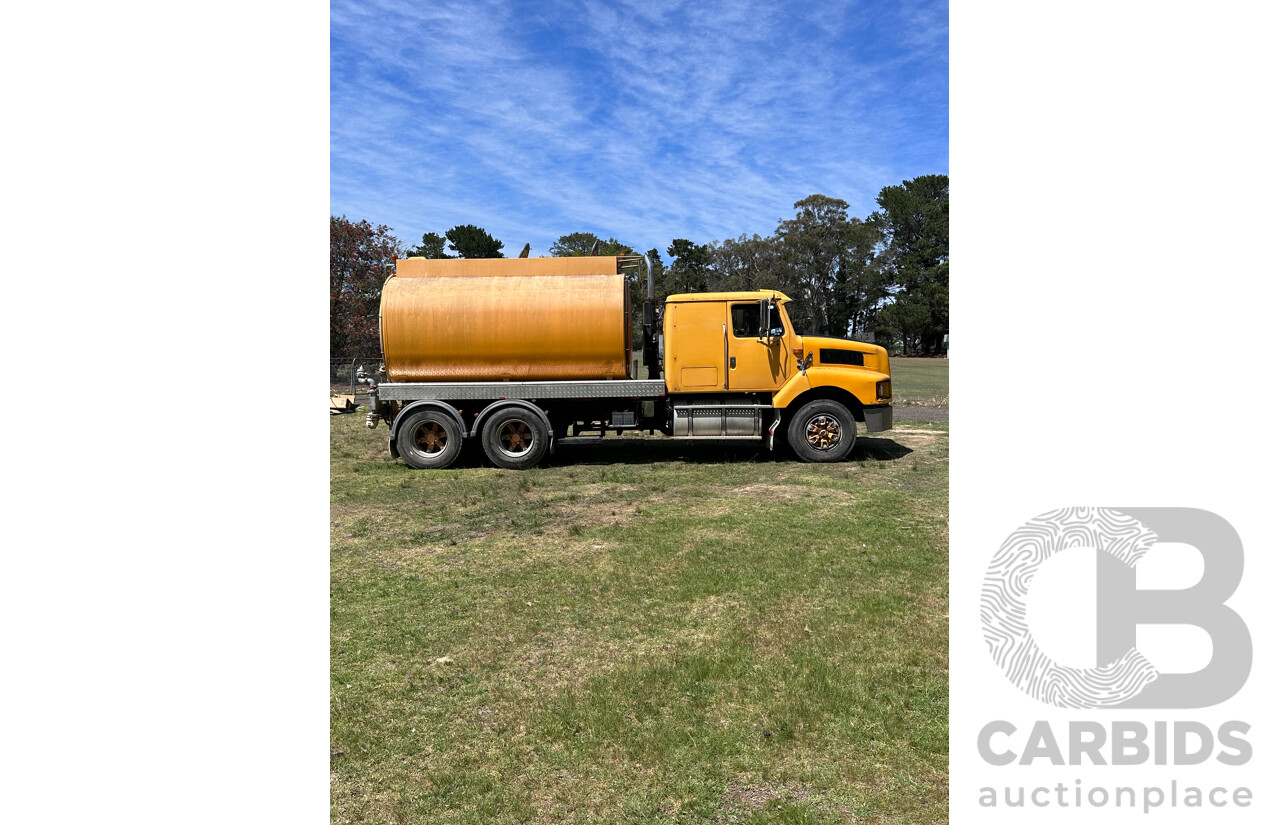1996 International S Line 2600 400HP 13,000 L Water Tanker