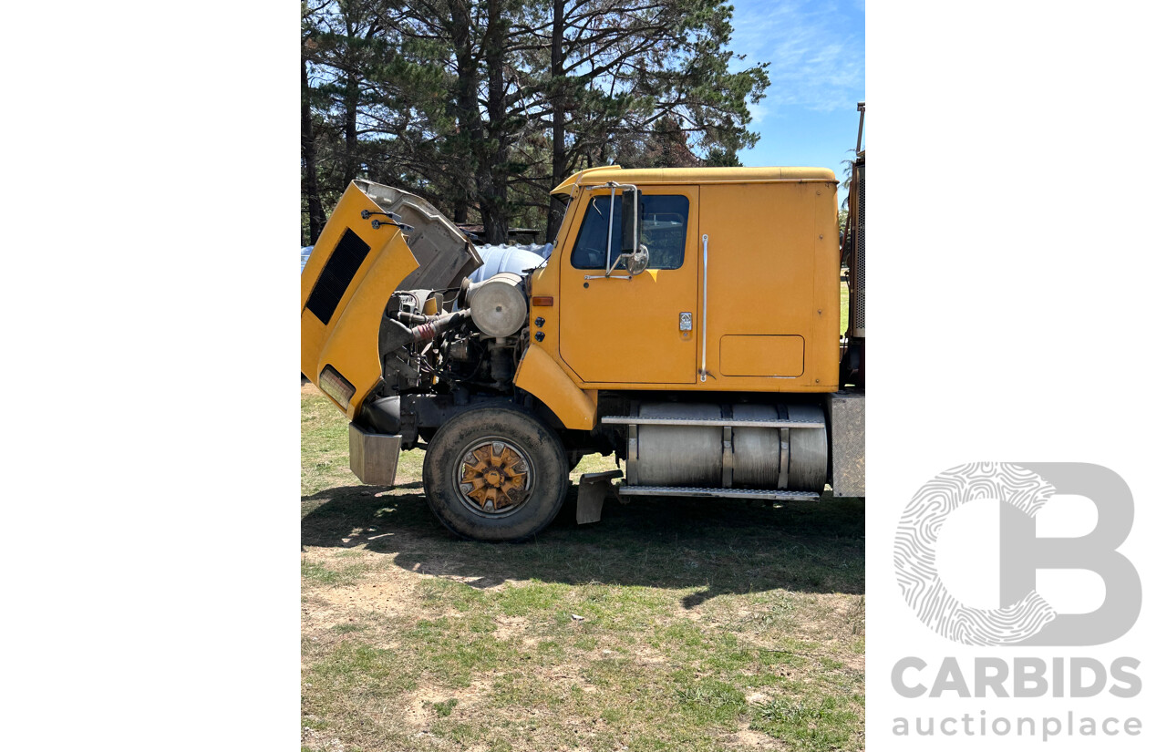 1996 International S Line 2600 400HP 13,000 L Water Tanker