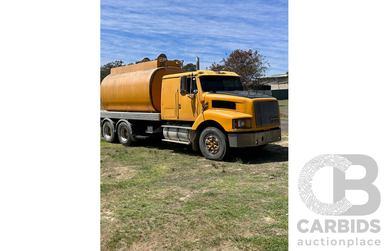1996 International S Line 2600 400HP 13,000 L Water Tanker