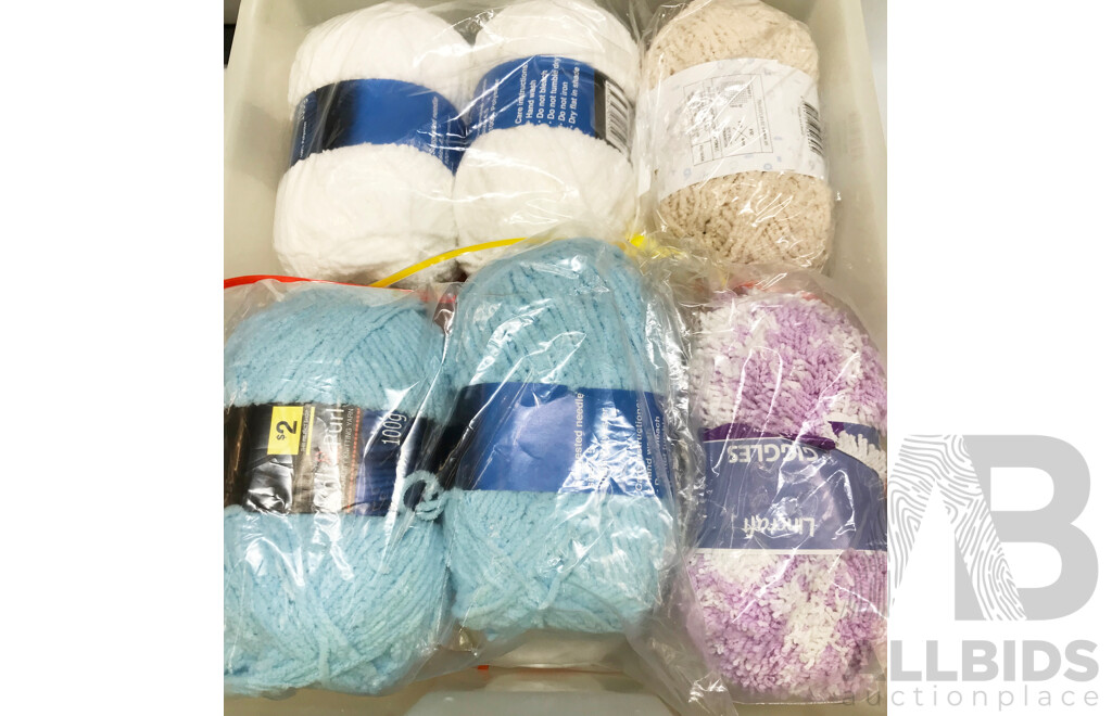 Assorted Wool with 2 Storage Stacks