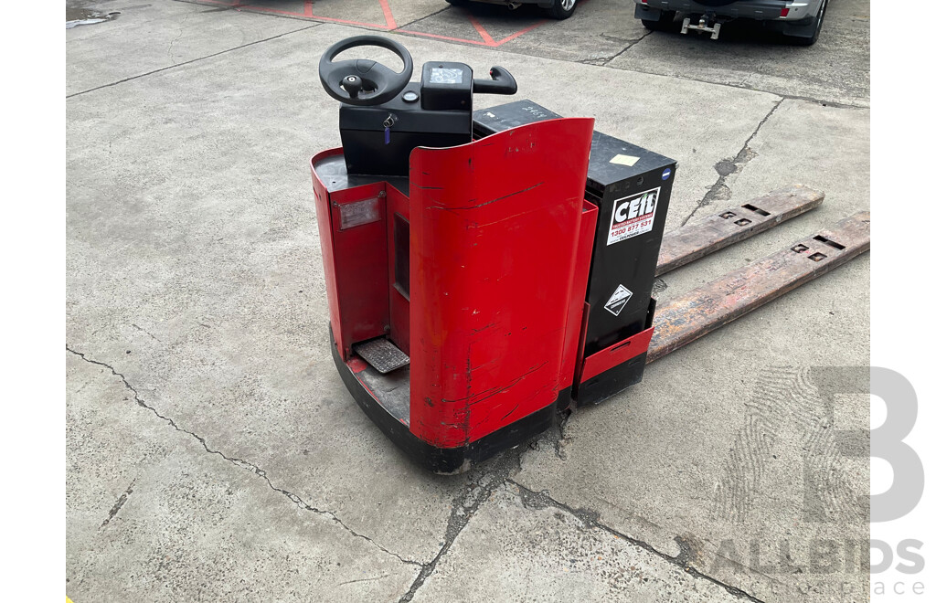 RAYMOND 20 Battery Electric Pallet Truck