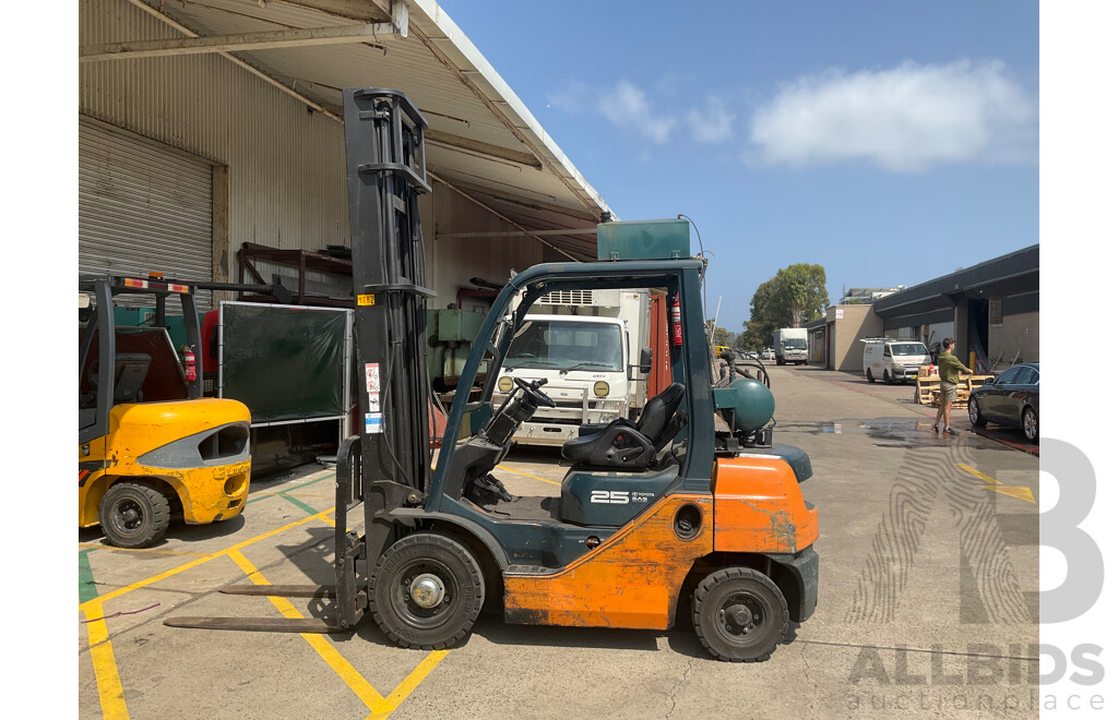 TOYOTA 62-8FD25 (Model E62) Forklift - Flame Proof