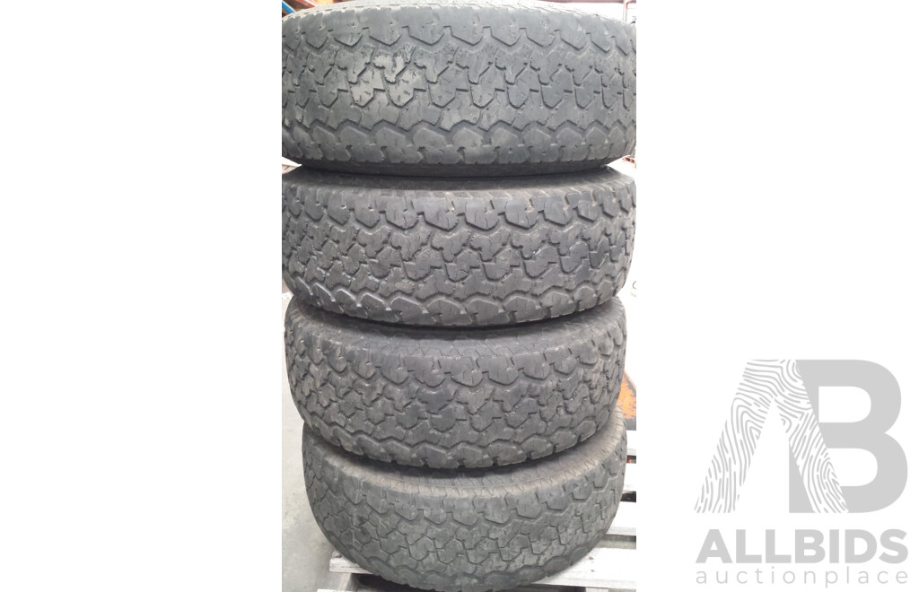 Toyota Hilux 16 Inch Five Stud Alloy Wheels with Maxxis Bravo A/T Tyres - Set of Four