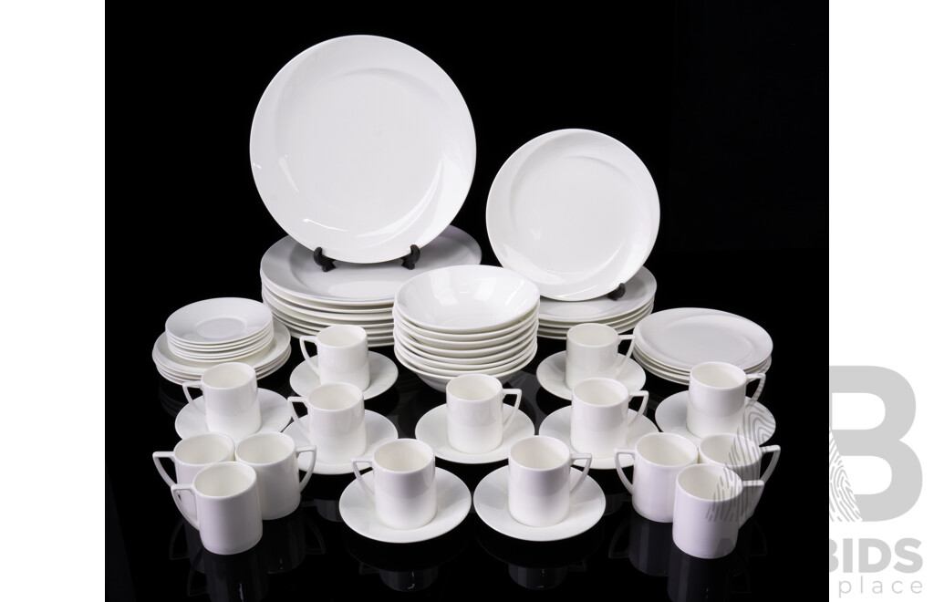 Wedgwood 59 Piece Porcelain Dinner Service in Solar Pattern