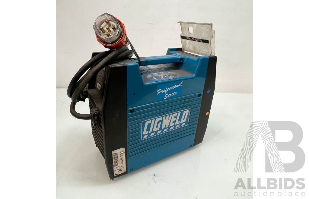 Cigweld Transarc Three Phase 250Si Professional Series Welder