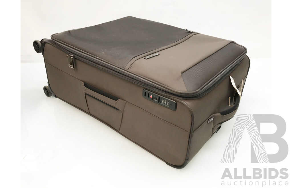 Samsonite 72H DLX Travel Suitcase