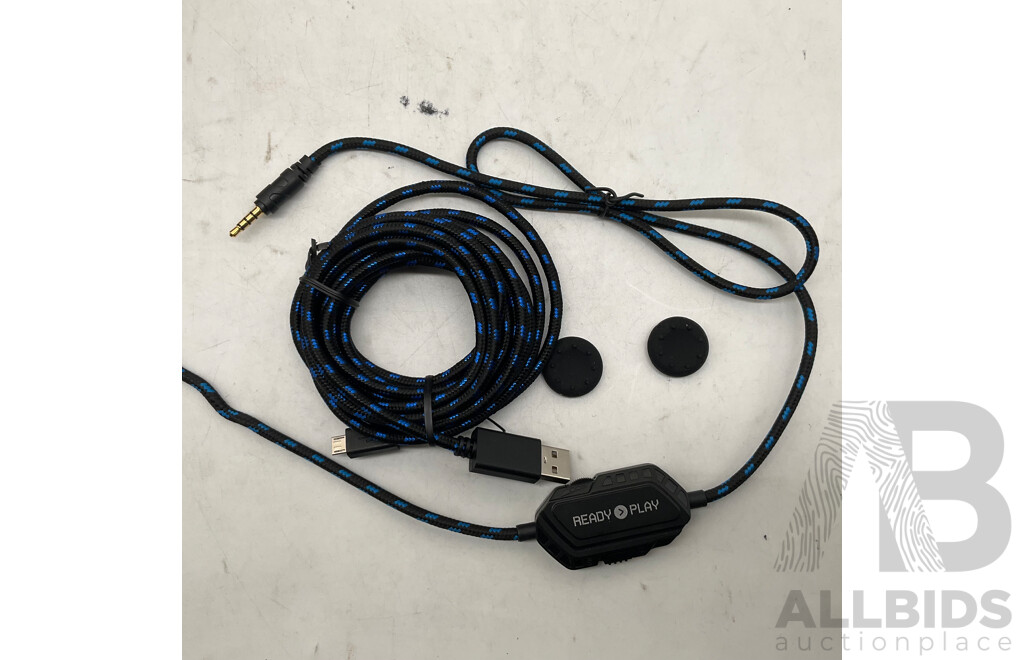 Playmax Essentials Kit for PlayStation 4 & RAZER Kraken X Headset - Lot of 2  - Estimated Total ORP $108.00