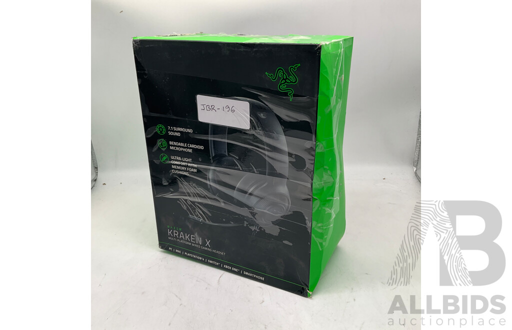 Playmax Essentials Kit for PlayStation 4 & RAZER Kraken X Headset - Lot of 2  - Estimated Total ORP $108.00