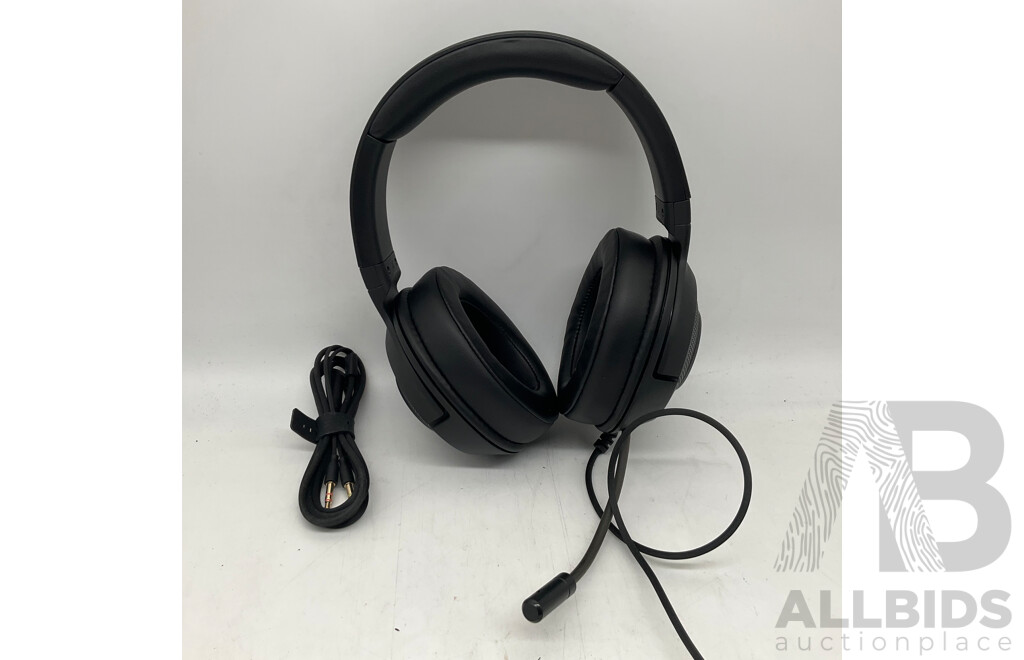 Playmax Essentials Kit for PlayStation 4 & RAZER Kraken X Headset - Lot of 2  - Estimated Total ORP $108.00