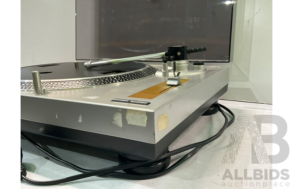 SHERWOOD (PM-9805) Turntable - Estimated ORP $399.00