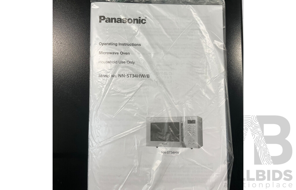 Panasonic Black 25L Microwave Oven 800W NNST34HB - ORP $199.00