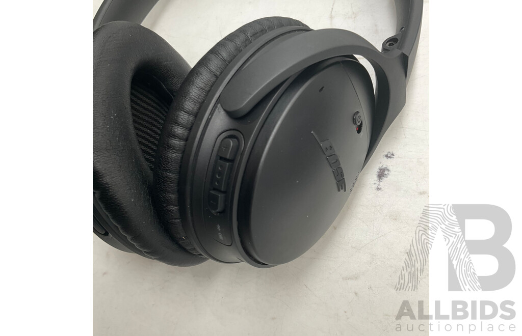 BOSE QuietComfort 35 II Wireless Bluetooth Headphones - ORP $449.95