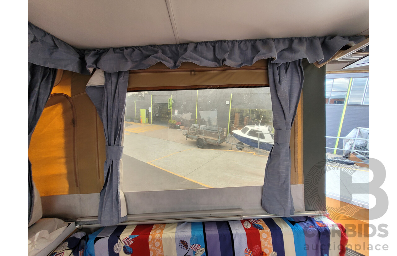 12/2003 Jayco Hawk Caravan Trailer - White