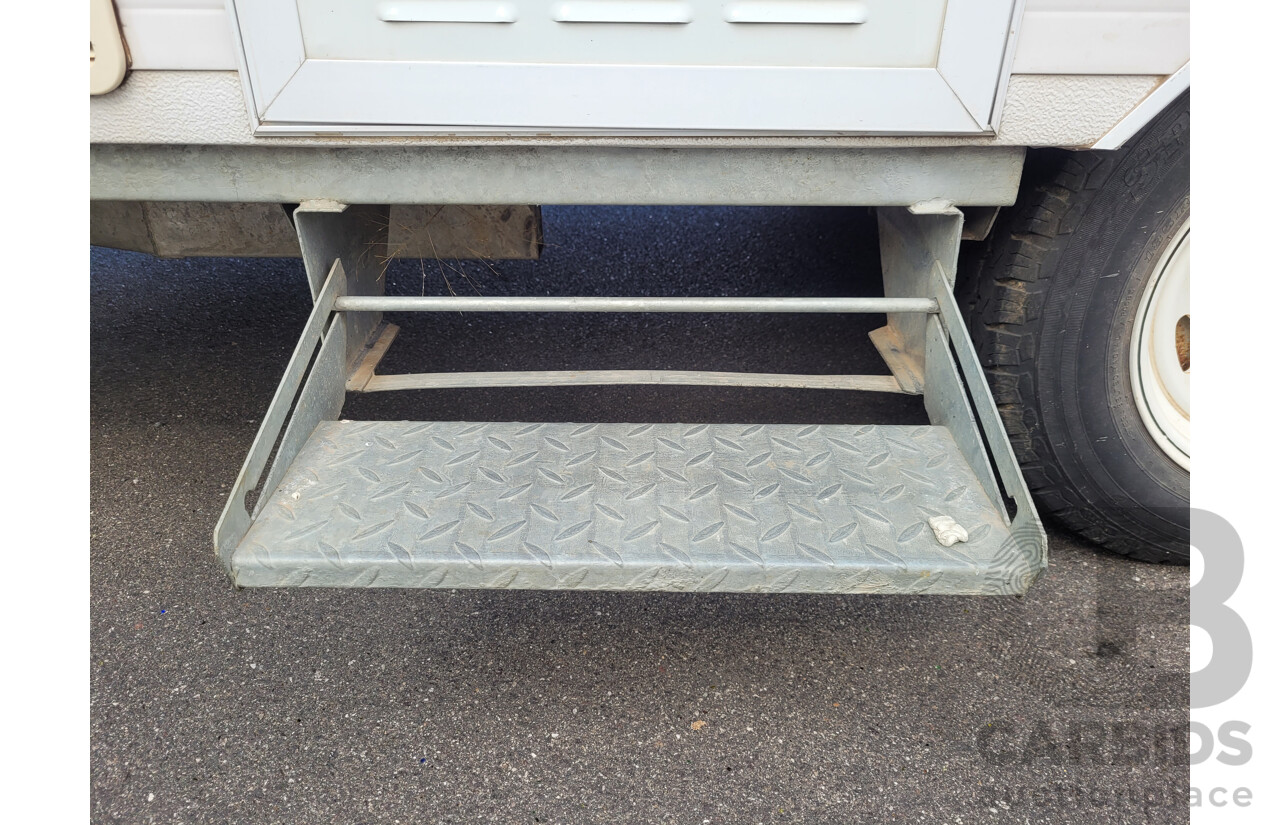 12/2003 Jayco Hawk Caravan Trailer - White