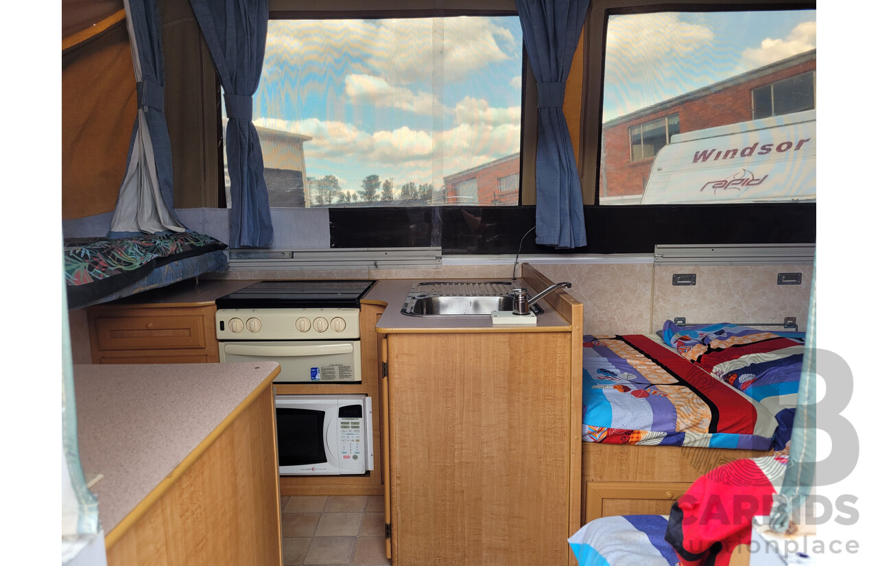 12/2003 Jayco Hawk Caravan Trailer - White