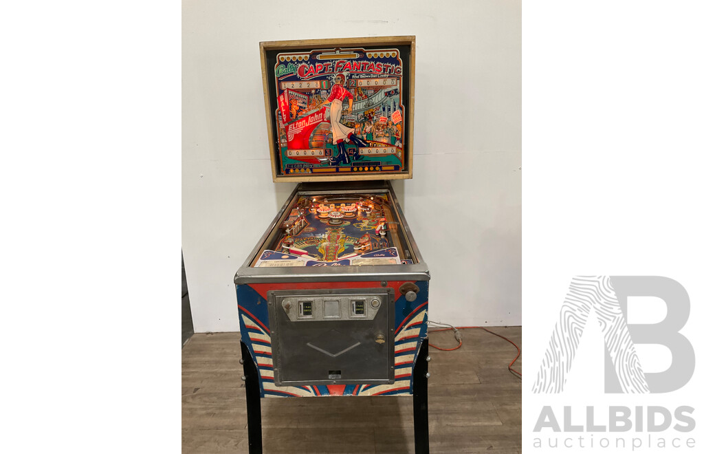 Captain Fantastic 1976 (Bally) Pinball Machine