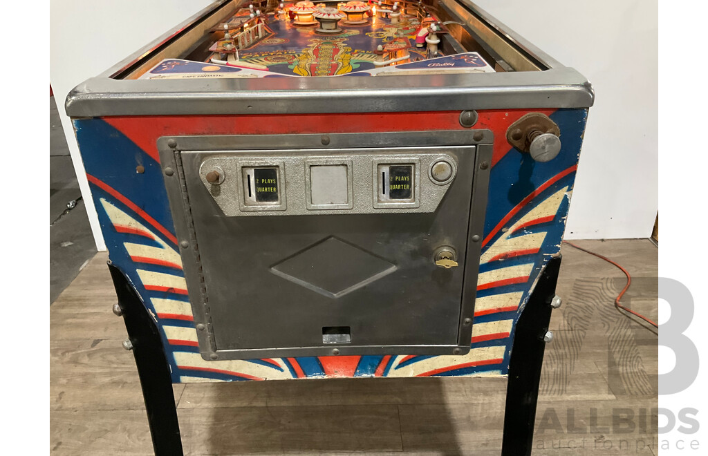 Captain Fantastic 1976 (Bally) Pinball Machine