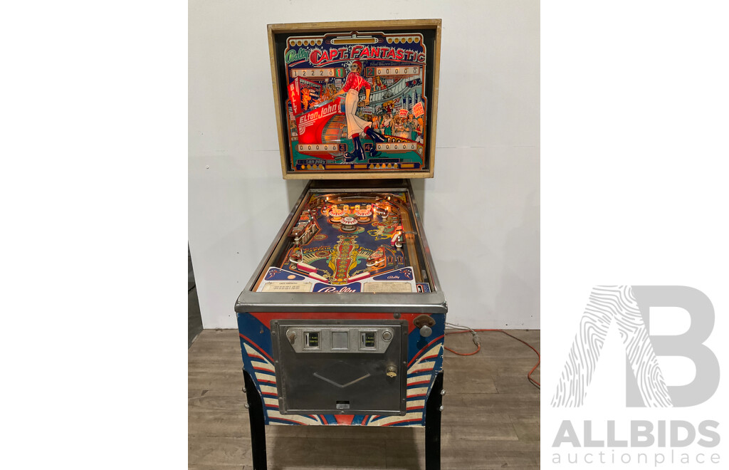 Captain Fantastic 1976 (Bally) Pinball Machine