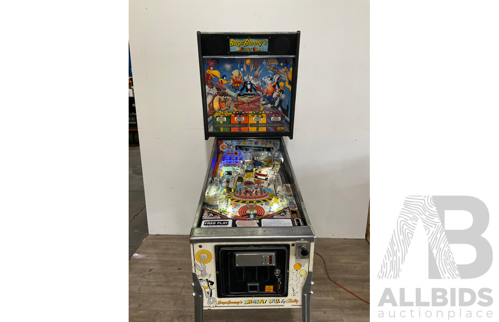 Bugs Bunny's Birthday Ball 1990 (Bally) Pinball Machine